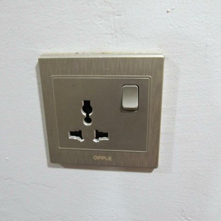 Lux Pillow Hostel Хпа-ан Екстериор снимка
