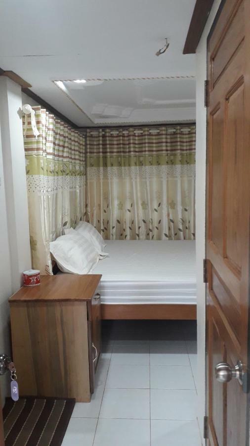 Lux Pillow Hostel Хпа-ан Екстериор снимка