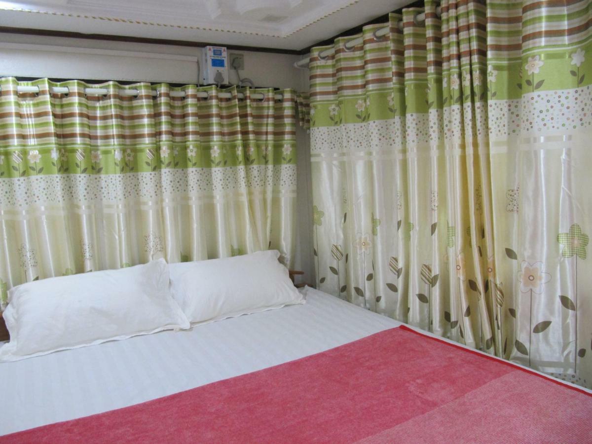 Lux Pillow Hostel Хпа-ан Екстериор снимка